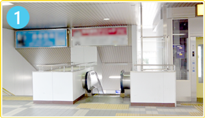 立会川駅改札を出て、階段を下ります。